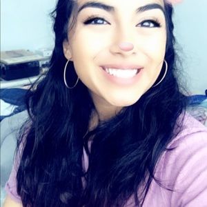 Meet your Posher, Valeria